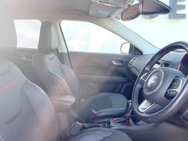 ジープ・コンパス トレイルホーク 252台限定車 純正ナビTV AppleCarPlay バックカメラ アダプティブクルコン HIDヘッドランプ オートハイビーム 純正17インチAW ハーフレザー パークアシスト ETC 禁煙車(8枚目)