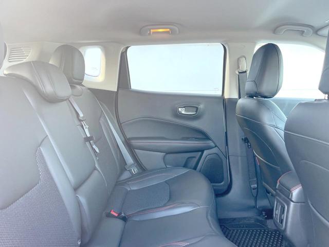 ジープ・コンパス トレイルホーク 252台限定車 純正ナビTV AppleCarPlay バックカメラ アダプティブクルコン HIDヘッドランプ オートハイビーム 純正17インチAW ハーフレザー パークアシスト ETC 禁煙車(9枚目)