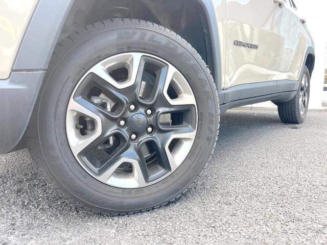 ジープ・コンパス トレイルホーク 252台限定車 純正ナビTV AppleCarPlay バックカメラ アダプティブクルコン HIDヘッドランプ オートハイビーム 純正17インチAW ハーフレザー パークアシスト ETC 禁煙車(13枚目)