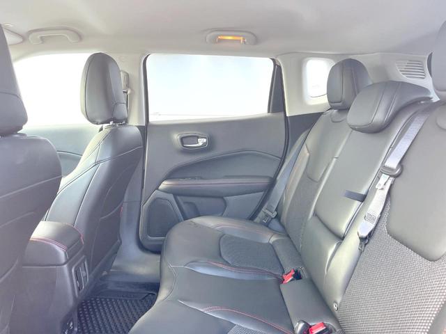 ジープ・コンパス トレイルホーク 252台限定車 純正ナビTV AppleCarPlay バックカメラ アダプティブクルコン HIDヘッドランプ オートハイビーム 純正17インチAW ハーフレザー パークアシスト ETC 禁煙車(28枚目)