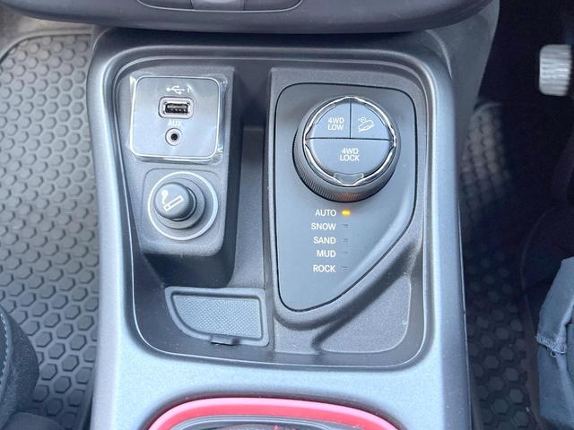 ジープ・コンパス トレイルホーク 252台限定車 純正ナビTV AppleCarPlay バックカメラ アダプティブクルコン HIDヘッドランプ オートハイビーム 純正17インチAW ハーフレザー パークアシスト ETC 禁煙車(38枚目)