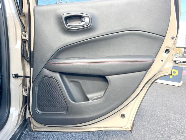 ジープ・コンパス トレイルホーク 252台限定車 純正ナビTV AppleCarPlay バックカメラ アダプティブクルコン HIDヘッドランプ オートハイビーム 純正17インチAW ハーフレザー パークアシスト ETC 禁煙車(46枚目)