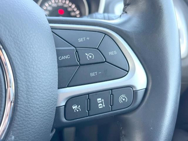 ジープ・コンパス Ｓモデル　２６０台限定車　黒革　純正ナビＴＶ　ＡｐｐｌｅＣａｒＰｌａｙ　バックカメラ　アダプティブクルコン　Ｂｅａｔｓサウンド　シートヒーター　ＨＩＤヘッド　オートハイビーム　パワーバックドア　ＥＴＣ　禁煙（6枚目）