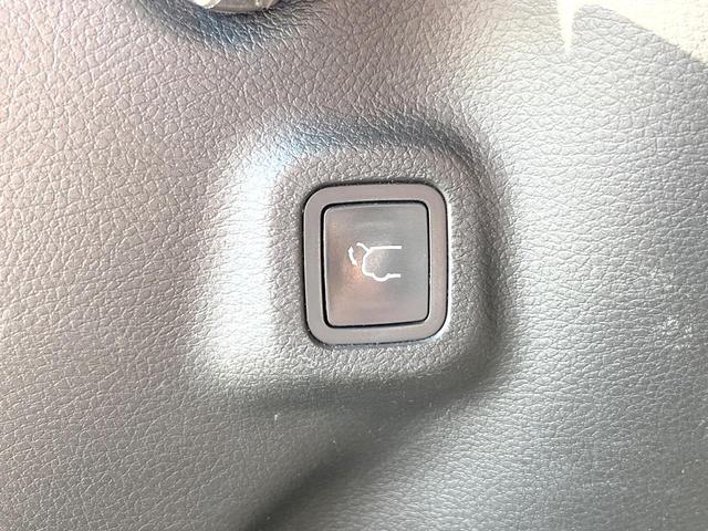 ジープ・コンパス Ｓモデル　２６０台限定車　黒革　純正ナビＴＶ　ＡｐｐｌｅＣａｒＰｌａｙ　バックカメラ　アダプティブクルコン　Ｂｅａｔｓサウンド　シートヒーター　ＨＩＤヘッド　オートハイビーム　パワーバックドア　ＥＴＣ　禁煙（7枚目）