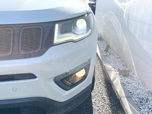 ジープ・コンパス Ｓモデル　２６０台限定車　黒革　純正ナビＴＶ　ＡｐｐｌｅＣａｒＰｌａｙ　バックカメラ　アダプティブクルコン　Ｂｅａｔｓサウンド　シートヒーター　ＨＩＤヘッド　オートハイビーム　パワーバックドア　ＥＴＣ　禁煙（13枚目）