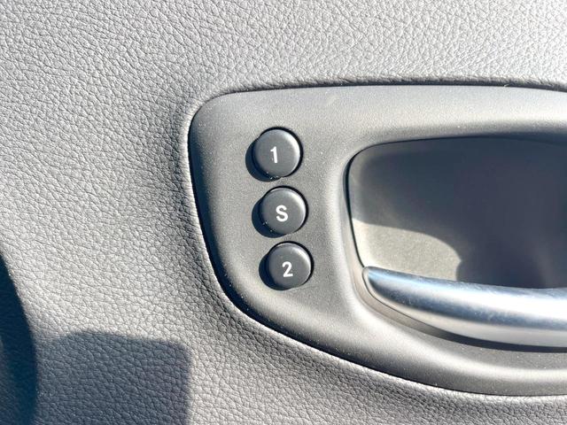 ジープ・コンパス Ｓモデル　２６０台限定車　黒革　純正ナビＴＶ　ＡｐｐｌｅＣａｒＰｌａｙ　バックカメラ　アダプティブクルコン　Ｂｅａｔｓサウンド　シートヒーター　ＨＩＤヘッド　オートハイビーム　パワーバックドア　ＥＴＣ　禁煙（43枚目）