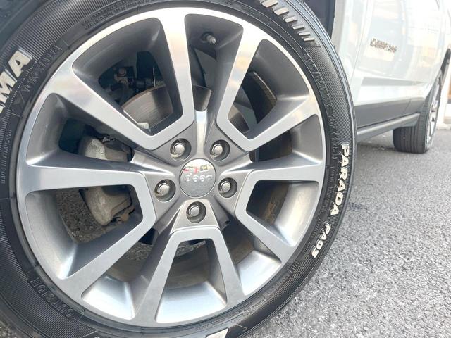 ジープ・コンパス リミテッド サンルーフ 茶革シート 前席シートヒーター carrozzeria製ナビ フルセグ Bluetooth接続 バックカメラ クルコン プライバシーガラス ルーフレール 純正18インチアルミ ETC(13枚目)