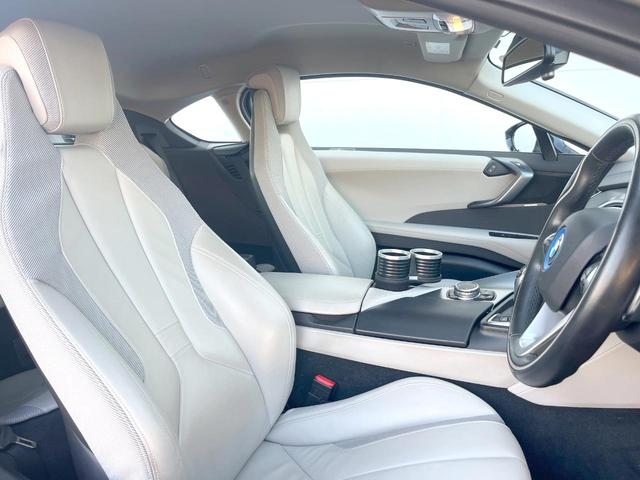 i8 ベースグレード インテリアデザインCARPO 拡張機能付LEDヘッド ストレージPKG アイボリー革シート harman/kardonサウンド 純正ナビ バックカメラ シートヒーター クルーズコントロール ETC(9枚目)
