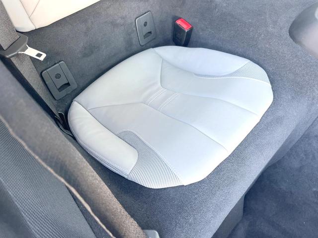 i8 ベースグレード インテリアデザインCARPO 拡張機能付LEDヘッド ストレージPKG アイボリー革シート harman/kardonサウンド 純正ナビ バックカメラ シートヒーター クルーズコントロール ETC(32枚目)