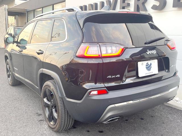 ジープ・チェロキー リミテッド　黒革シート　純正ナビＴＶ　ＡｐｐｌｅＣａｒＰｌａｙ　バックカメラ　アダプティブクルーズコントロール　パワーシート・ヒーター・ベンチレーション　パワーバックドア　ＬＥＤヘッド　ＥＴＣ　禁煙車（26枚目）