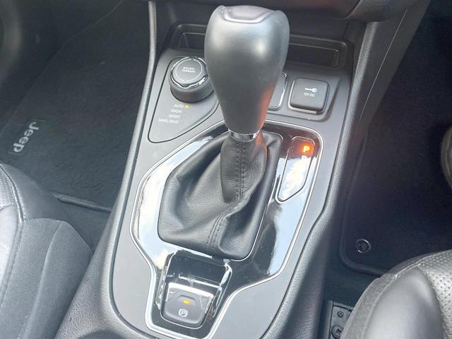 ジープ・チェロキー リミテッド　黒革シート　純正ナビＴＶ　ＡｐｐｌｅＣａｒＰｌａｙ　バックカメラ　アダプティブクルーズコントロール　パワーシート・ヒーター・ベンチレーション　パワーバックドア　ＬＥＤヘッド　ＥＴＣ　禁煙車（37枚目）