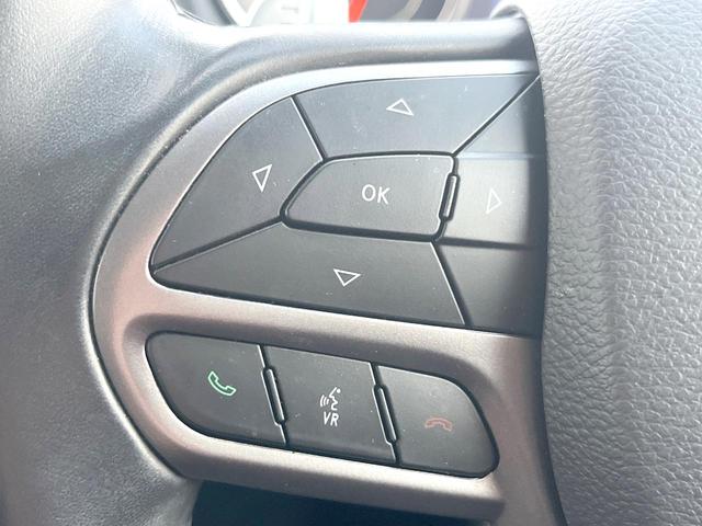 ジープ・チェロキー リミテッド　黒革シート　純正ナビＴＶ　ＡｐｐｌｅＣａｒＰｌａｙ　バックカメラ　アダプティブクルーズコントロール　パワーシート・ヒーター・ベンチレーション　パワーバックドア　ＬＥＤヘッド　ＥＴＣ　禁煙車（39枚目）