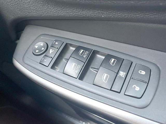 ジープ・チェロキー リミテッド　黒革シート　純正ナビＴＶ　ＡｐｐｌｅＣａｒＰｌａｙ　バックカメラ　アダプティブクルーズコントロール　パワーシート・ヒーター・ベンチレーション　パワーバックドア　ＬＥＤヘッド　ＥＴＣ　禁煙車（44枚目）