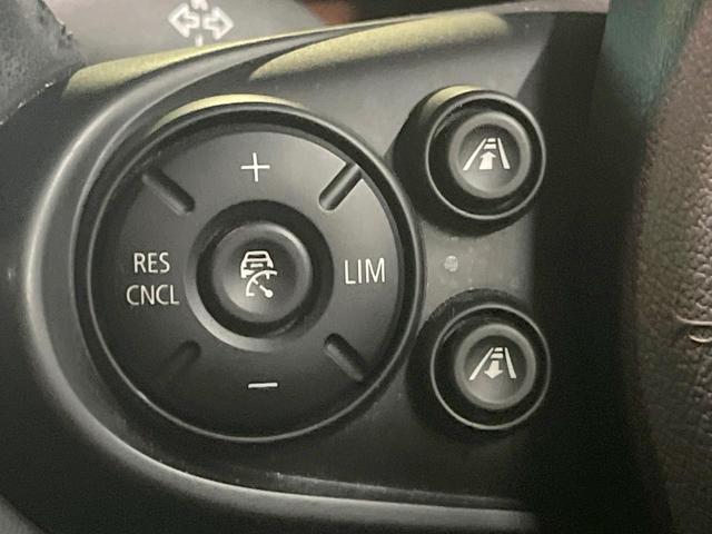 ＭＩＮＩ クーパーＤ　セブン　５ドア　特別仕様車　ナビゲーションＰＫＧ　ドライビングアシスト　ＬＥＤヘッド・フォグ　ヘッドアップディスプレイ　バックカメラ　アクティブクルーズコントロール　ハーフレザーシート　ＥＴＣ　禁煙車（7枚目）