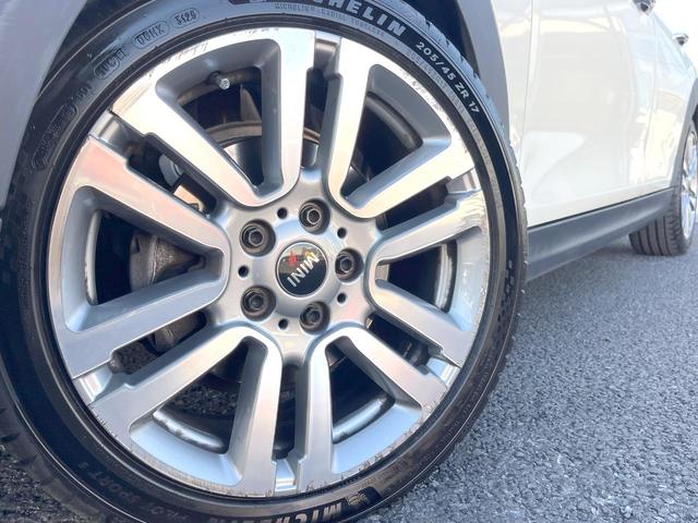 ＭＩＮＩ クーパーＤ　セブン　５ドア　特別仕様車　ナビゲーションＰＫＧ　ドライビングアシスト　ＬＥＤヘッド・フォグ　ヘッドアップディスプレイ　バックカメラ　アクティブクルーズコントロール　ハーフレザーシート　ＥＴＣ　禁煙車（14枚目）