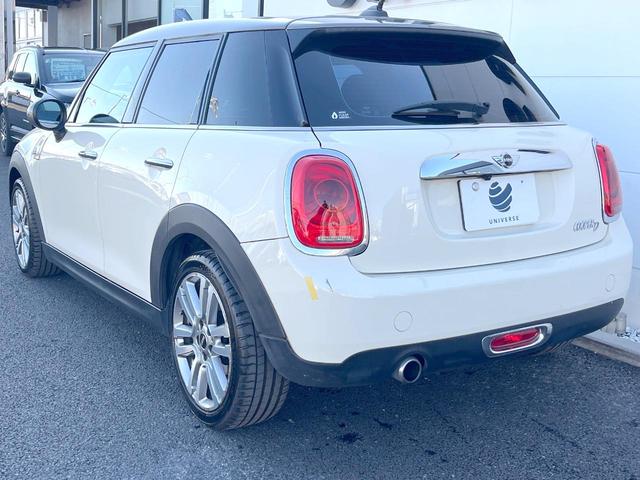 ＭＩＮＩ クーパーＤ　セブン　５ドア　特別仕様車　ナビゲーションＰＫＧ　ドライビングアシスト　ＬＥＤヘッド・フォグ　ヘッドアップディスプレイ　バックカメラ　アクティブクルーズコントロール　ハーフレザーシート　ＥＴＣ　禁煙車（25枚目）