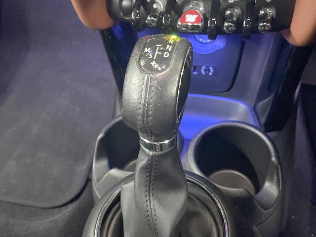 ＭＩＮＩ クーパーＤ　セブン　５ドア　特別仕様車　ナビゲーションＰＫＧ　ドライビングアシスト　ＬＥＤヘッド・フォグ　ヘッドアップディスプレイ　バックカメラ　アクティブクルーズコントロール　ハーフレザーシート　ＥＴＣ　禁煙車（30枚目）