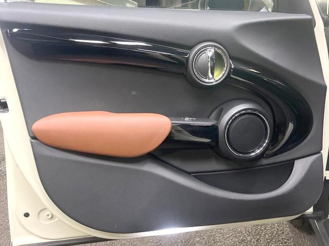 ＭＩＮＩ クーパーＤ　セブン　５ドア　特別仕様車　ナビゲーションＰＫＧ　ドライビングアシスト　ＬＥＤヘッド・フォグ　ヘッドアップディスプレイ　バックカメラ　アクティブクルーズコントロール　ハーフレザーシート　ＥＴＣ　禁煙車（41枚目）