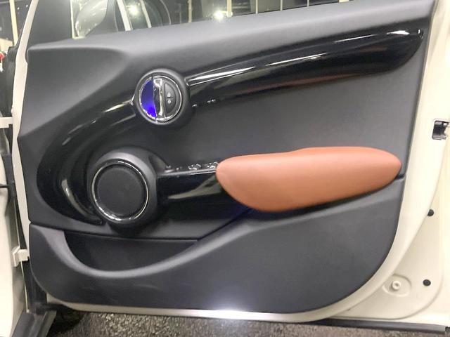 ＭＩＮＩ クーパーＤ　セブン　５ドア　特別仕様車　ナビゲーションＰＫＧ　ドライビングアシスト　ＬＥＤヘッド・フォグ　ヘッドアップディスプレイ　バックカメラ　アクティブクルーズコントロール　ハーフレザーシート　ＥＴＣ　禁煙車（42枚目）