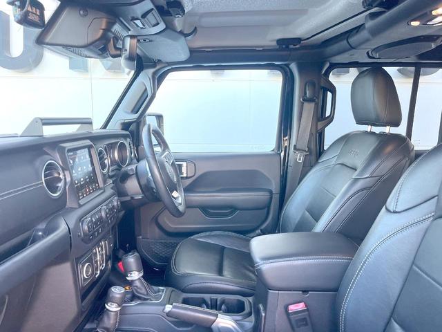 ジープ・ラングラーアンリミテッド サハラ　レザーＰＫＧ　純正ナビＴＶ　リアビューカメラ　コンフォートアクセス　アダプティブクルコン　ブラインドスポットアシスト　ＬＥＤヘッドランプ　純正１８インチアルミホイール　ＥＴＣ　禁煙車（40枚目）