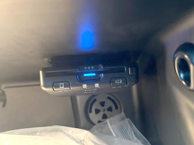 MINI クーパーD 5ドア カメラ/パーキングアシストPKG ペッパーPKG LEDヘッドランプ/ユニオンジャックデザインLEDリアコンビネーションランプ 純正ナビ 前席シートヒーター OP18インチAW ETC 禁煙車(8枚目)