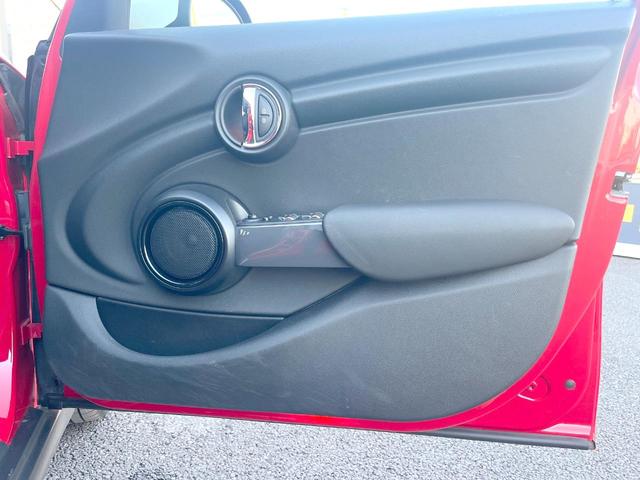 MINI クーパーD 5ドア カメラ/パーキングアシストPKG ペッパーPKG LEDヘッドランプ/ユニオンジャックデザインLEDリアコンビネーションランプ 純正ナビ 前席シートヒーター OP18インチAW ETC 禁煙車(25枚目)