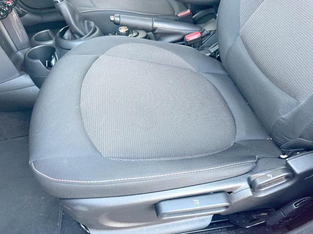 MINI クーパーD 5ドア カメラ/パーキングアシストPKG ペッパーPKG LEDヘッドランプ/ユニオンジャックデザインLEDリアコンビネーションランプ 純正ナビ 前席シートヒーター OP18インチAW ETC 禁煙車(29枚目)