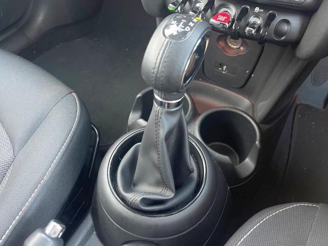 MINI クーパーD 5ドア カメラ/パーキングアシストPKG ペッパーPKG LEDヘッドランプ/ユニオンジャックデザインLEDリアコンビネーションランプ 純正ナビ 前席シートヒーター OP18インチAW ETC 禁煙車(39枚目)