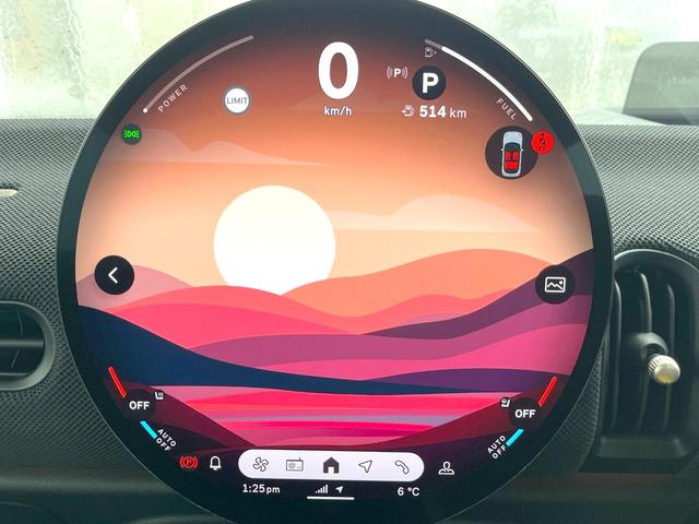 ＭＩＮＩ クーパーＳ　クラシック・トリム　５ドア　ＯＰ１８インチＡＷ　ＡｐｐｌｅＣａｒＰｌａｙ　純正ナビ　全周囲カメラ　アクティブクルーズコントロール　シートヒーター　ＬＥＤヘッド　ヘッドアップディスプレイ　ハーフレザーシート　ＥＴＣ　禁煙車（30枚目）