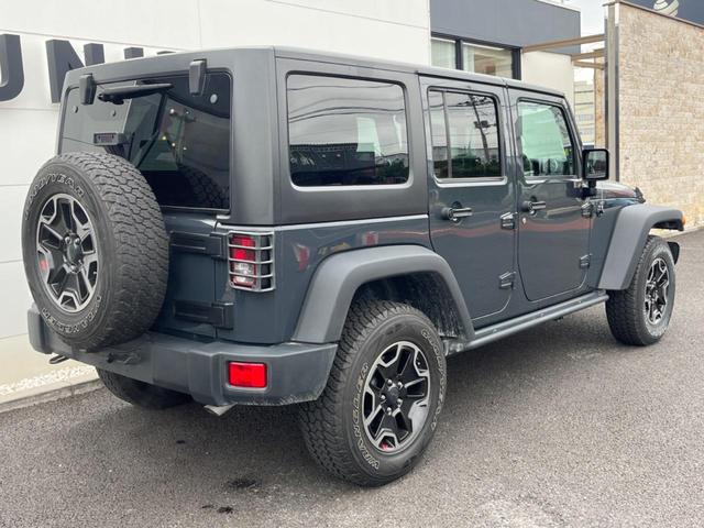 ジープ・ラングラーアンリミテッド ルビコンハードロック　特別仕様車　「ＲＵＢＩＣＯＮ」刺繍入り赤革シート　ｃａｒｒｏｚｚｅｒｉａ製ナビ　フルセグ　バックカメラ　前席シートヒーター　クルーズコントロール　純正１７インチアルミホイール　ＥＴＣ　禁煙（17枚目）