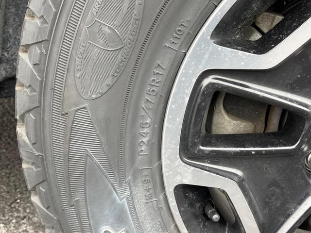 ジープ・ラングラーアンリミテッド ルビコンハードロック　特別仕様車　「ＲＵＢＩＣＯＮ」刺繍入り赤革シート　ｃａｒｒｏｚｚｅｒｉａ製ナビ　フルセグ　バックカメラ　前席シートヒーター　クルーズコントロール　純正１７インチアルミホイール　ＥＴＣ　禁煙（47枚目）