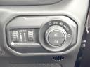 サハラ　１オーナー　黒革シート　ＡｐｐｌｅＣａｒＰｌａｙ　純正ナビＴＶ　バックカメラ　アダプティブクルコン　シートヒーター　純正１８インチＡＷ　パークアシスト　ブラインドスポットモニター　ＥＴＣ　禁煙車（30枚目）