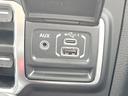 サハラ　１オーナー　黒革シート　ＡｐｐｌｅＣａｒＰｌａｙ　純正ナビＴＶ　バックカメラ　アダプティブクルコン　シートヒーター　純正１８インチＡＷ　パークアシスト　ブラインドスポットモニター　ＥＴＣ　禁煙車（36枚目）
