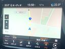 ジープ・チェロキー リミテッド　黒革シート　純正ナビＴＶ　ＡｐｐｌｅＣａｒＰｌａｙ　バックカメラ　アダプティブクルーズコントロール　パワーシート・ヒーター・ベンチレーション　パワーバックドア　ＬＥＤヘッド　ＥＴＣ　禁煙車（4枚目）