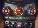 クーパーＤ　セブン　５ドア　特別仕様車　ナビゲーションＰＫＧ　ドライビングアシスト　ＬＥＤヘッド・フォグ　ヘッドアップディスプレイ　バックカメラ　アクティブクルーズコントロール　ハーフレザーシート　ＥＴＣ　禁煙車（29枚目）