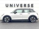 クーパーＳ　クラシック・トリム　５ドア　ＯＰ１８インチＡＷ　ＡｐｐｌｅＣａｒＰｌａｙ　純正ナビ　全周囲カメラ　アクティブクルーズコントロール　シートヒーター　ＬＥＤヘッド　ヘッドアップディスプレイ　ハーフレザーシート　ＥＴＣ　禁煙車（23枚目）