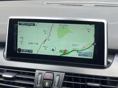 ●ＢＭＷ純正ナビ：一体感のあるナビは、高級感ある車内を演出してくれます。Ｂｌｕｅｔｏｏｔｈ再生などオーディオ機能も充実しておりますので、運転もより楽しめます♪ 4