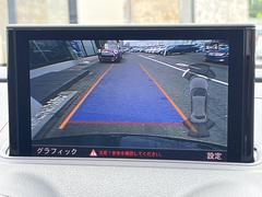 ●サイドカメラ：左側面の視界が写し出されます！狭い道路での走行や駐車ラインの確認などにも役立ちます！ 5