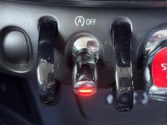 ●アイドリングストップ：赤信号や渋滞で停車した際にエンジンを停止し、無駄な燃料の消費を抑えます。燃費向上や環境保護につなげる機能♪エンジンはブレーキを離せば再始動します。 7
