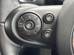●アクティブクルーズコントロール：前の車との車間距離を一定にとりつつ、一定速度で自動走行してくれる次世代のクルーズコントロール！主に高速道路や自動車専用道路で使用する便利な機能です！ 6