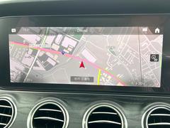 ●ベンツ純正ナビ：一体感のあるナビは、高級感ある車内を演出してくれます。オーディオ機能も充実しておりますので、運転もより楽しめます♪ 5