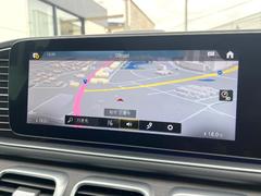 ●純正ナビ：一体感のあるナビは、高級感ある車内を演出してくれます。Ｂｌｕｅｔｏｏｔｈ再生などオーディオ機能も充実しておりますので、運転もより楽しめます♪ 5