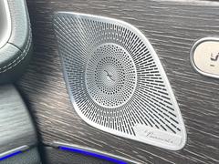 ●Ｂｕｒｍｅｓｔｅｒサラウンドシステム：ハイエンドオーディオ専門メーカーが手掛ける車専用のプレミアムスピーカーを装備。多数のスピーカーから、音の粒立ちまで分かる高品質な音楽をお楽しみいただけます。 7