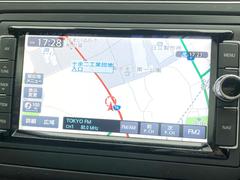 ●純正ナビ：一体感のあるナビは、高級感ある車内を演出してくれます。オーディオ機能も充実しておりますので、運転もより楽しめます♪ 4