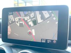 ●純正ナビ：一体感のあるナビは、高級感ある車内を演出してくれます。オーディオ機能も充実しておりますので、運転もより楽しめます♪ 4