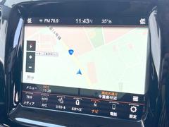 ●純正ナビ：一体感のあるナビは、高級感ある車内を演出してくれます。オーディオ機能も充実しておりますので、運転もより楽しめます♪ 5