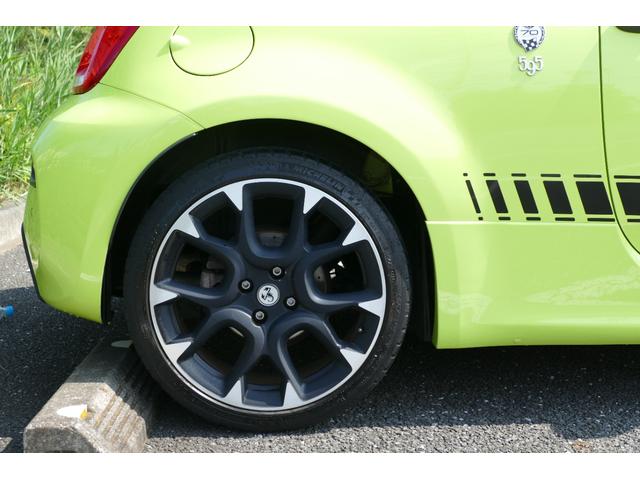 アバルト５９５ コンペティツィオーネ　左Ｈ　５ＭＴ　黄緑（16枚目）