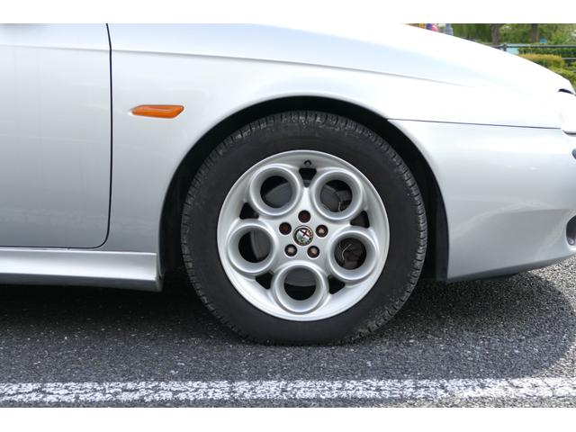 アルファ156 2.5 V6 24V 右H 6MT シルバー(10枚目)
