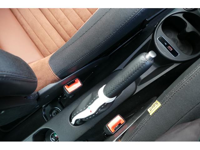 アバルト５９５ コンペティツィオーネ　右Ｈ　５ＭＴ　黒（28枚目）