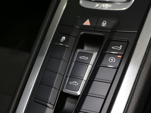 718ボクスター 2017年モデル 右H ポルシェ認定中古車保証 19インチボクスターSホイール スポーツクロノパッケージ GTスポーツステアリング シートヒーター 前後パークセンサー+バックカメラ オートエアコン(22枚目)